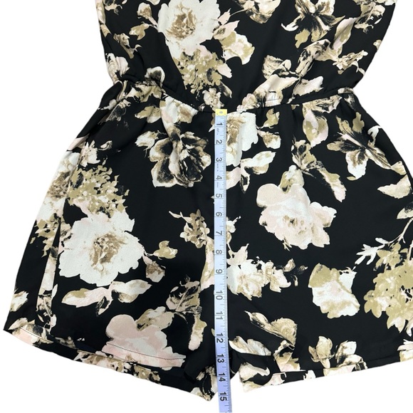 Skies are blue Romper - Picture 4 of 5